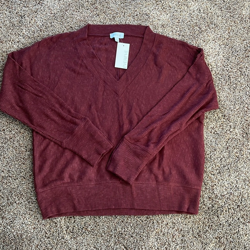 Evereve V-Neck pull over ribbed sweater, size large, brand new with tags